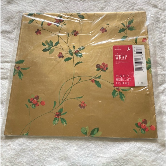 Vintage Christmas Gift Wrap Bundle of Ten from HALLMARK - Picture 13 of 15
